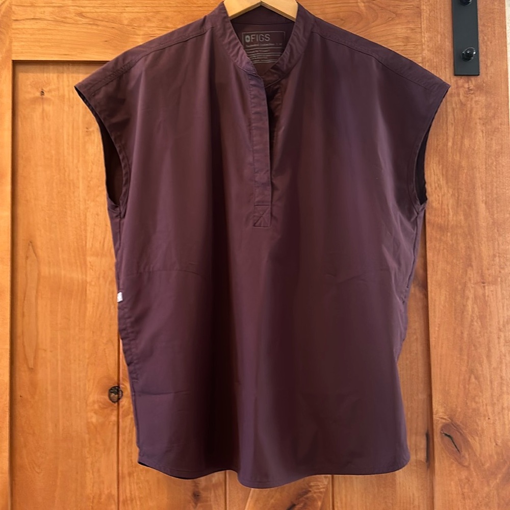 Figs scrub top Rafaela style fig color Medium